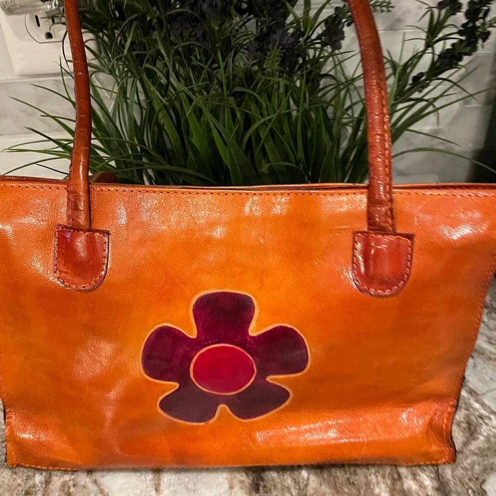 New listing ***Stylish burnt orange handbag nwot - Picture 5 of 8